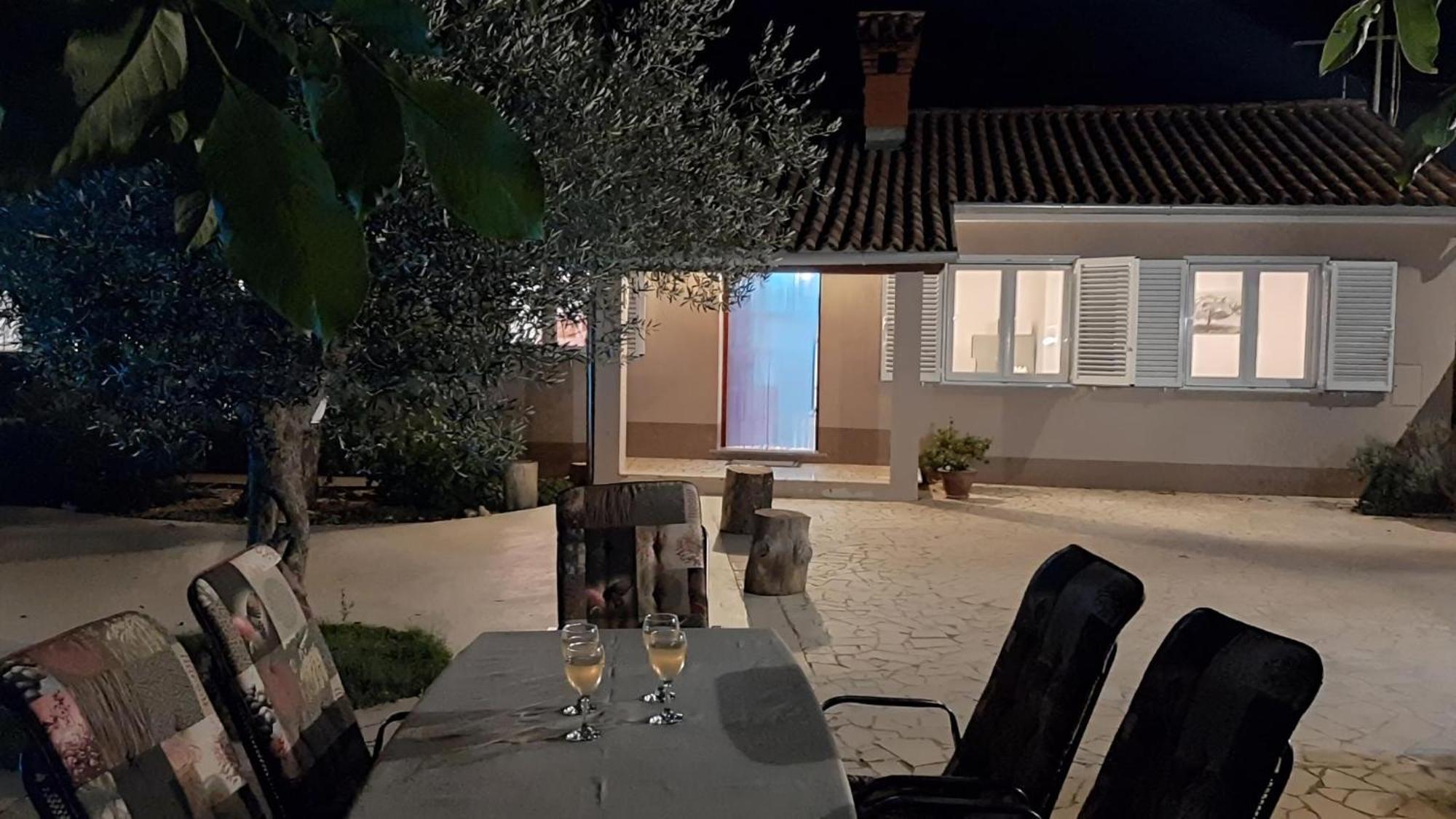Ferienhaus Aqua Mit Pool Jadreški Buitenkant foto
